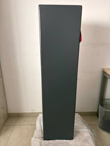 כספת נשק ארוך דגם G1250 כספת רובה מנעול מכני תקני – 70 ק"ג כספת כיתות כוננות – מבט מצד ימין