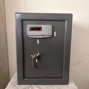 כספת דיגיטלית דגם B600 בעל תקן EU S2 להגנה מקסימלית 108 ק"ג תוצרת ישראל